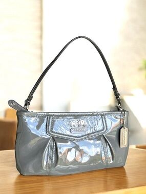 🆕 Coach Vintage Madison Patent Mini Bag